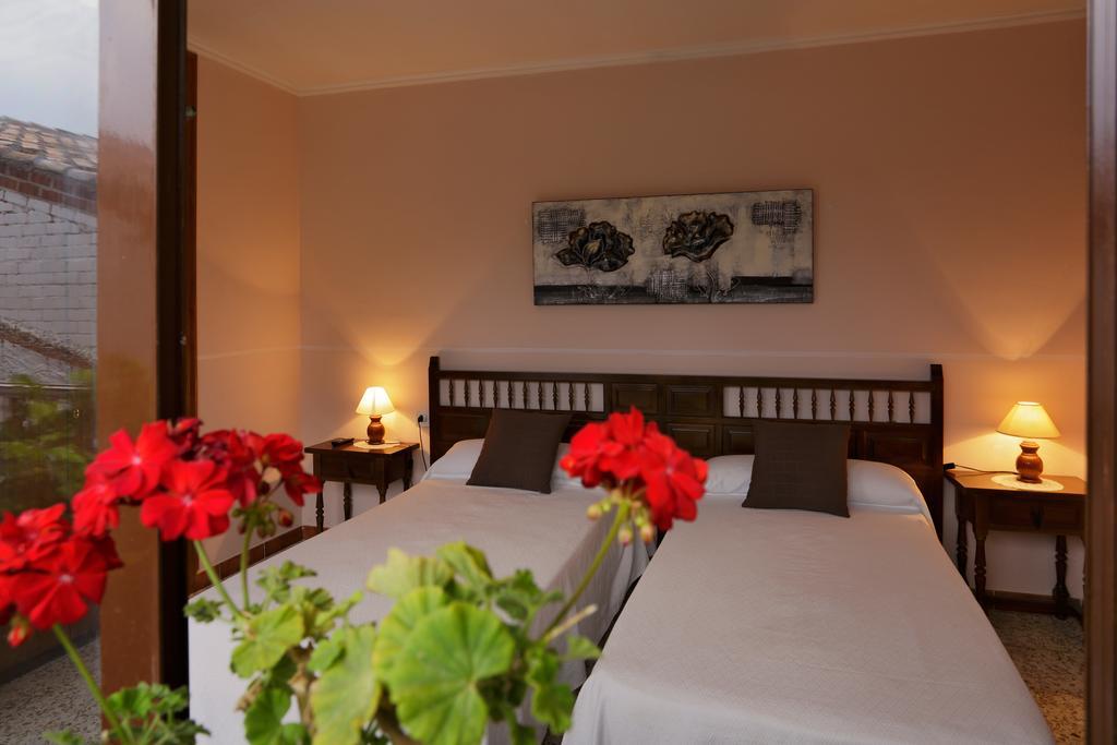 Hostal Populetus Poboleda Esterno foto